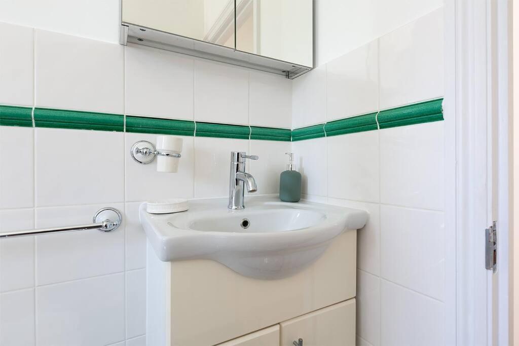 Spacious 3 Bedroom Flat With Terrace Londyn Zewnętrze zdjęcie